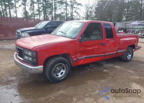 1997 GMC Sierra 1500 Sl Wideside z USA, uszkodzony, nr VIN 2GTEC19R8V1525629
